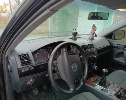 Зеленый Фольксваген Туарег, объемом двигателя 2.5 л и пробегом 300 тыс. км за 5000 $, фото 4 на Automoto.ua