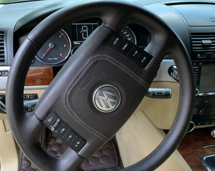 Зелений Фольксваген Туарег, об'ємом двигуна 3 л та пробігом 380 тис. км за 7200 $, фото 21 на Automoto.ua