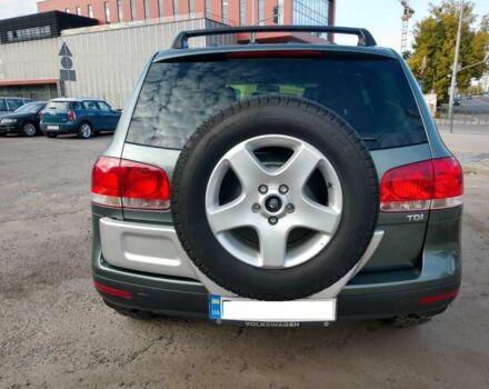 Зеленый Фольксваген Туарег, объемом двигателя 2.5 л и пробегом 316 тыс. км за 10900 $, фото 2 на Automoto.ua