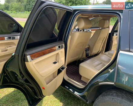 Зелений Фольксваген Туарег, об'ємом двигуна 3 л та пробігом 380 тис. км за 7200 $, фото 13 на Automoto.ua