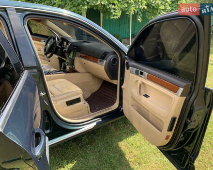 Зелений Фольксваген Туарег, об'ємом двигуна 3 л та пробігом 380 тис. км за 7200 $, фото 10 на Automoto.ua