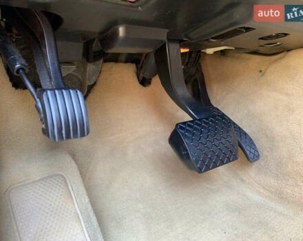 Зелений Фольксваген Туарег, об'ємом двигуна 3 л та пробігом 380 тис. км за 7200 $, фото 15 на Automoto.ua