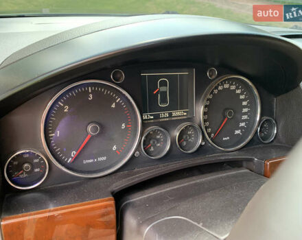 Зелений Фольксваген Туарег, об'ємом двигуна 3 л та пробігом 380 тис. км за 7200 $, фото 22 на Automoto.ua