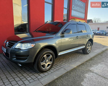 Зеленый Фольксваген Туарег, объемом двигателя 2.97 л и пробегом 350 тыс. км за 13999 $, фото 2 на Automoto.ua