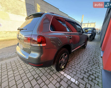 Зеленый Фольксваген Туарег, объемом двигателя 2.97 л и пробегом 350 тыс. км за 13999 $, фото 5 на Automoto.ua