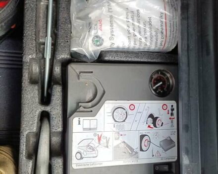 Зелений Фольксваген Туарег, об'ємом двигуна 2.97 л та пробігом 445 тис. км за 16800 $, фото 23 на Automoto.ua