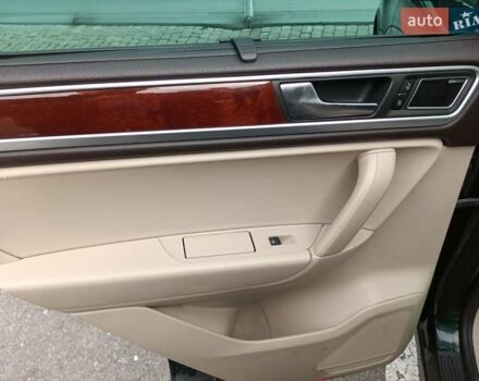 Зелений Фольксваген Туарег, об'ємом двигуна 2.97 л та пробігом 445 тис. км за 16800 $, фото 14 на Automoto.ua