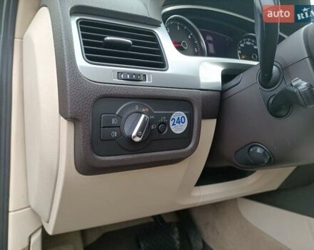 Зелений Фольксваген Туарег, об'ємом двигуна 2.97 л та пробігом 445 тис. км за 16800 $, фото 20 на Automoto.ua