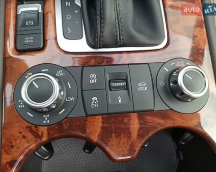 Зелений Фольксваген Туарег, об'ємом двигуна 2.97 л та пробігом 445 тис. км за 16800 $, фото 30 на Automoto.ua