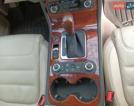 Зелений Фольксваген Туарег, об'ємом двигуна 2.97 л та пробігом 445 тис. км за 16800 $, фото 7 на Automoto.ua