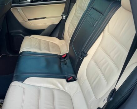 Зелений Фольксваген Туарег, об'ємом двигуна 3 л та пробігом 290 тис. км за 18865 $, фото 16 на Automoto.ua