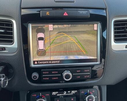 Зелений Фольксваген Туарег, об'ємом двигуна 3 л та пробігом 290 тис. км за 18865 $, фото 18 на Automoto.ua