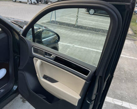 Зеленый Фольксваген Туарег, объемом двигателя 2.97 л и пробегом 279 тыс. км за 22000 $, фото 19 на Automoto.ua