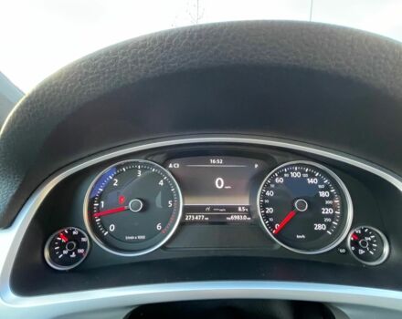 Зелений Фольксваген Туарег, об'ємом двигуна 3 л та пробігом 290 тис. км за 18865 $, фото 22 на Automoto.ua