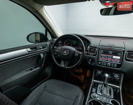 Зеленый Фольксваген Туарег, объемом двигателя 3 л и пробегом 212 тыс. км за 23465 $, фото 10 на Automoto.ua