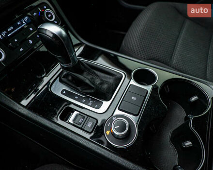 Зеленый Фольксваген Туарег, объемом двигателя 3 л и пробегом 212 тыс. км за 23465 $, фото 14 на Automoto.ua