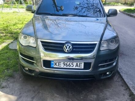 Фольксваген Туарег 2003 в Павлограде на Automoto.ua Зеленый Фольксваген Туарег, объемом двигателя 3.2 л и пробегом 234 тыс. км за 7700 $, фото 1 на Automoto.ua