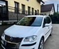 Белый Фольксваген Туран, объемом двигателя 0 л и пробегом 230 тыс. км за 7000 $, фото 1 на Automoto.ua