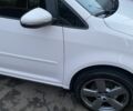 Белый Фольксваген Туран, объемом двигателя 1.6 л и пробегом 250 тыс. км за 10500 $, фото 1 на Automoto.ua