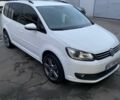 Белый Фольксваген Туран, объемом двигателя 1.6 л и пробегом 250 тыс. км за 10500 $, фото 1 на Automoto.ua