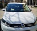 Білий Фольксваген Туран, об'ємом двигуна 2 л та пробігом 250 тис. км за 10000 $, фото 1 на Automoto.ua