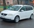 Белый Фольксваген Туран, объемом двигателя 1.9 л и пробегом 376 тыс. км за 4750 $, фото 1 на Automoto.ua
