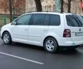 Белый Фольксваген Туран, объемом двигателя 1.9 л и пробегом 376 тыс. км за 4750 $, фото 18 на Automoto.ua