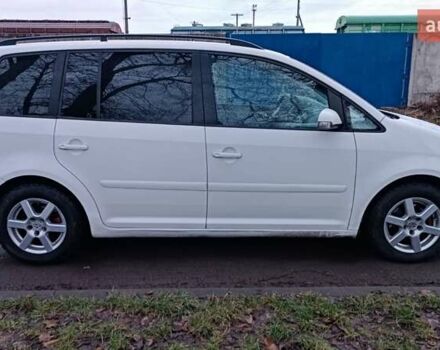 Белый Фольксваген Туран, объемом двигателя 1.9 л и пробегом 376 тыс. км за 4750 $, фото 11 на Automoto.ua
