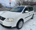 Белый Фольксваген Туран, объемом двигателя 1.9 л и пробегом 500 тыс. км за 2950 $, фото 1 на Automoto.ua