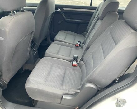 Белый Фольксваген Туран, объемом двигателя 2 л и пробегом 320 тыс. км за 2200 $, фото 7 на Automoto.ua