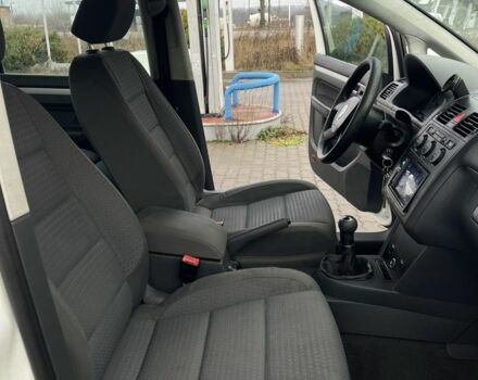 Белый Фольксваген Туран, объемом двигателя 1.9 л и пробегом 500 тыс. км за 2950 $, фото 14 на Automoto.ua