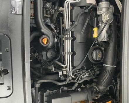 Белый Фольксваген Туран, объемом двигателя 2 л и пробегом 320 тыс. км за 2200 $, фото 6 на Automoto.ua