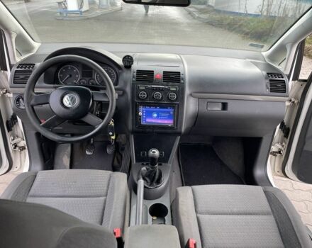 Белый Фольксваген Туран, объемом двигателя 1.9 л и пробегом 500 тыс. км за 2950 $, фото 17 на Automoto.ua