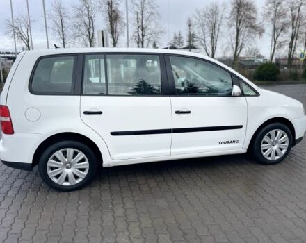 Белый Фольксваген Туран, объемом двигателя 1.9 л и пробегом 500 тыс. км за 2950 $, фото 5 на Automoto.ua