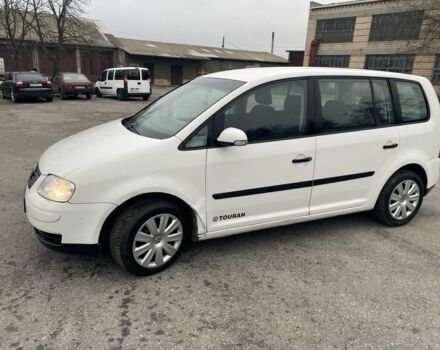Белый Фольксваген Туран, объемом двигателя 2 л и пробегом 320 тыс. км за 2200 $, фото 2 на Automoto.ua