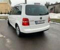 Белый Фольксваген Туран, объемом двигателя 1.6 л и пробегом 177 тыс. км за 6600 $, фото 1 на Automoto.ua