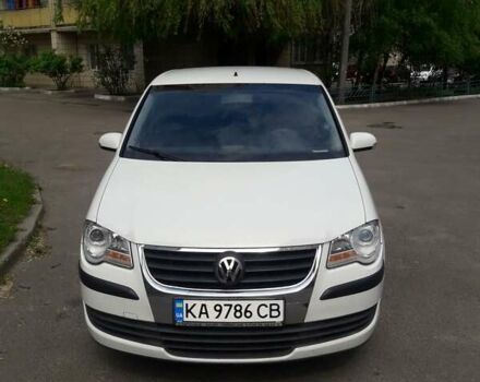 Белый Фольксваген Туран, объемом двигателя 1.98 л и пробегом 175 тыс. км за 6700 $, фото 2 на Automoto.ua