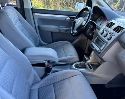 Білий Фольксваген Туран, об'ємом двигуна 1.9 л та пробігом 290 тис. км за 3350 $, фото 6 на Automoto.ua