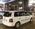Белый Фольксваген Туран, объемом двигателя 1.98 л и пробегом 175 тыс. км за 6700 $, фото 1 на Automoto.ua