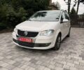 Белый Фольксваген Туран, объемом двигателя 2 л и пробегом 227 тыс. км за 6500 $, фото 1 на Automoto.ua