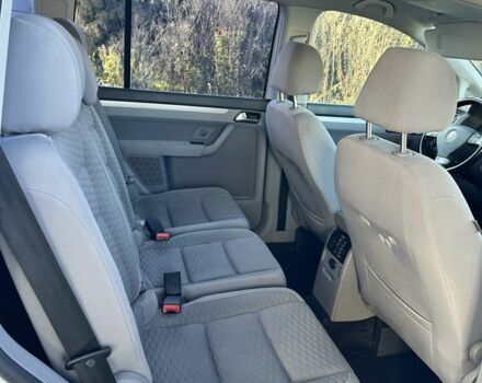 Білий Фольксваген Туран, об'ємом двигуна 1.9 л та пробігом 290 тис. км за 3350 $, фото 7 на Automoto.ua