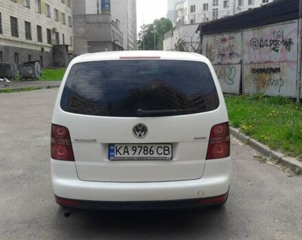 Белый Фольксваген Туран, объемом двигателя 1.98 л и пробегом 175 тыс. км за 6700 $, фото 3 на Automoto.ua