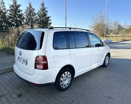 Білий Фольксваген Туран, об'ємом двигуна 1.9 л та пробігом 290 тис. км за 3350 $, фото 4 на Automoto.ua