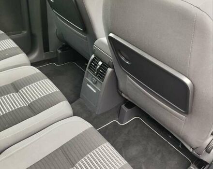 Білий Фольксваген Туран, об'ємом двигуна 2 л та пробігом 99 тис. км за 9800 $, фото 32 на Automoto.ua