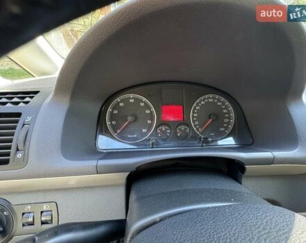 Белый Фольксваген Туран, объемом двигателя 1.39 л и пробегом 218 тыс. км за 6500 $, фото 5 на Automoto.ua