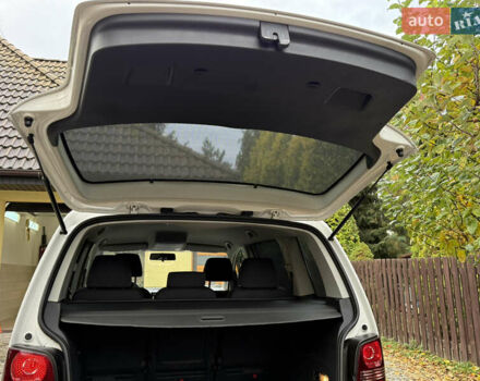 Білий Фольксваген Туран, об'ємом двигуна 1.6 л та пробігом 218 тис. км за 8499 $, фото 27 на Automoto.ua