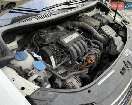 Білий Фольксваген Туран, об'ємом двигуна 1.6 л та пробігом 218 тис. км за 8499 $, фото 7 на Automoto.ua