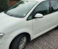 Білий Фольксваген Туран, об'ємом двигуна 2 л та пробігом 99 тис. км за 9800 $, фото 1 на Automoto.ua