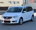 Белый Фольксваген Туран, объемом двигателя 1.4 л и пробегом 180 тыс. км за 6600 $, фото 1 на Automoto.ua