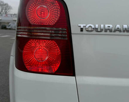 Белый Фольксваген Туран, объемом двигателя 1.6 л и пробегом 219 тыс. км за 7999 $, фото 95 на Automoto.ua